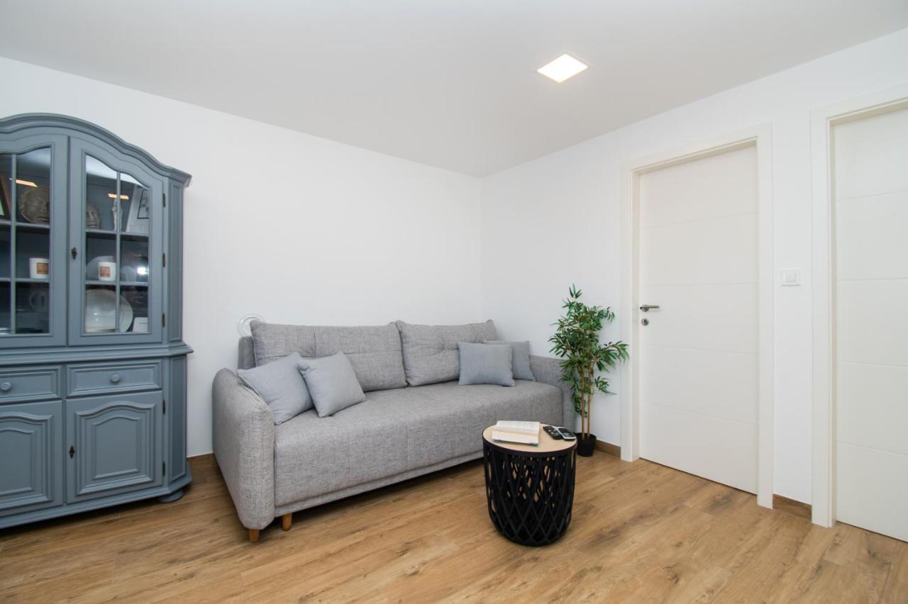 Apartmani Monika Zaboric Bagian luar foto