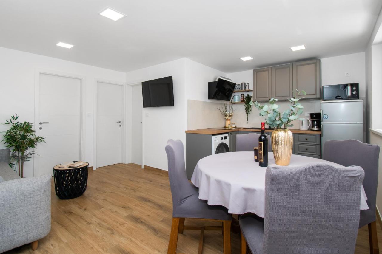 Apartmani Monika Zaboric Bagian luar foto