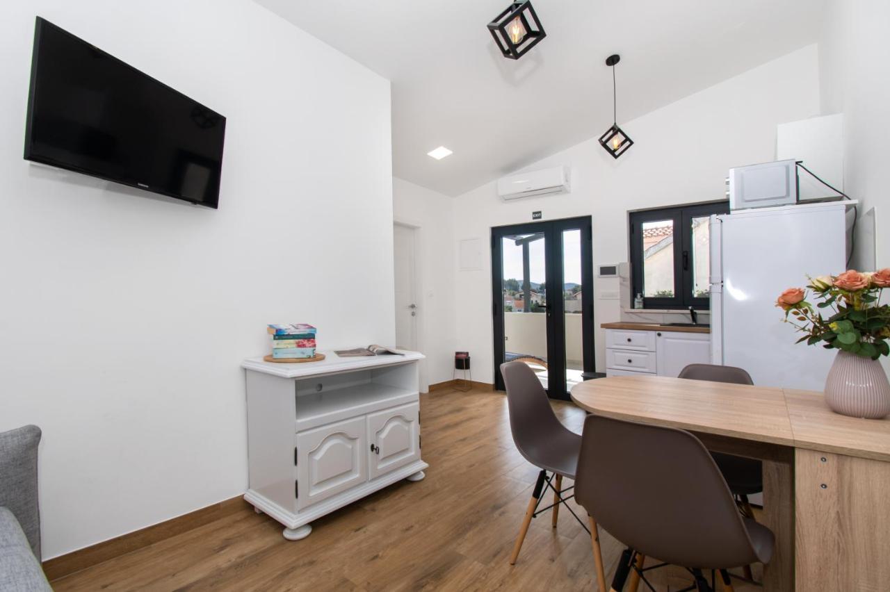 Apartmani Monika Zaboric Bagian luar foto